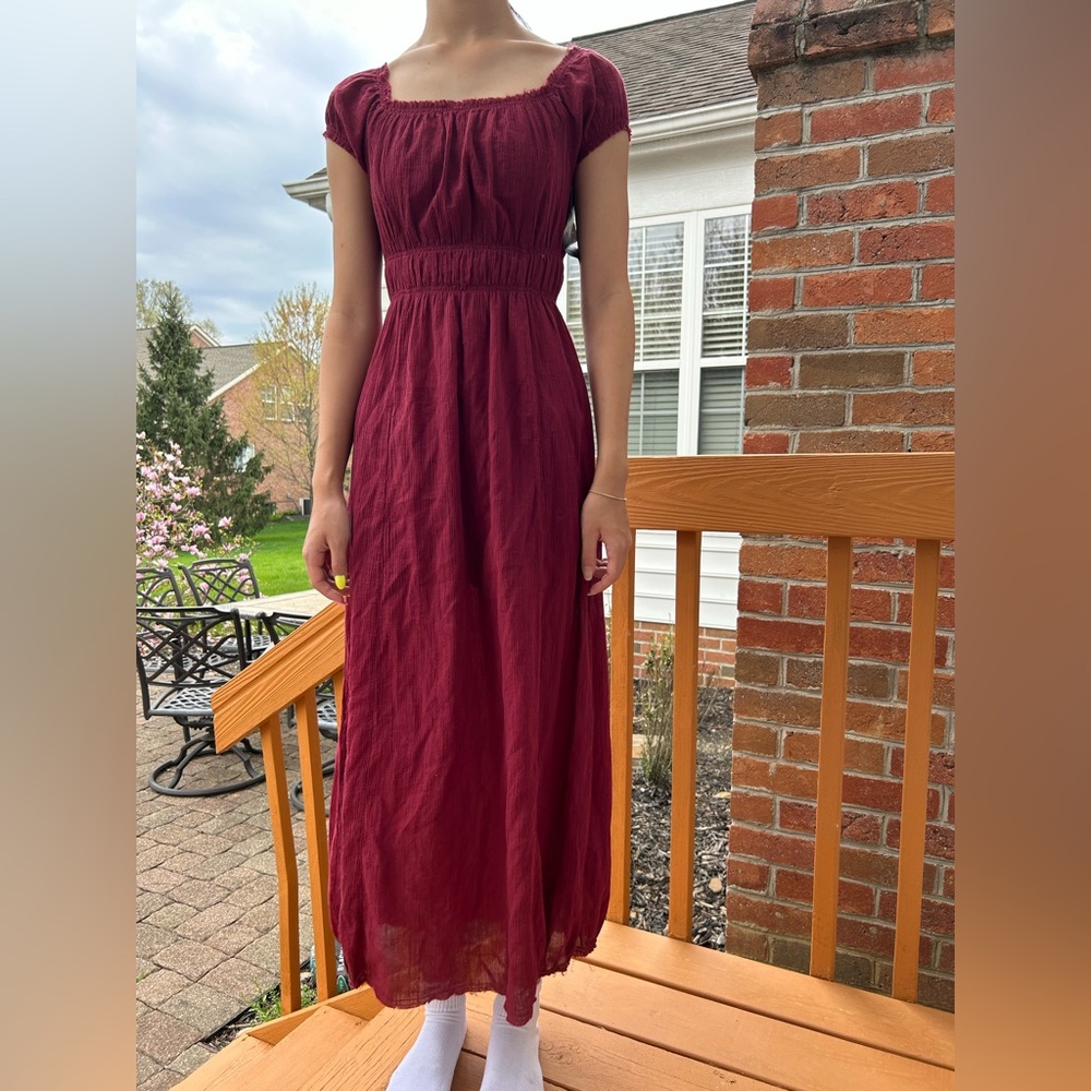 women’s maroon dress